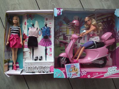 Barbie met scooter