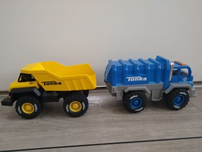Tonka vuilniswagen en vrachtwagen